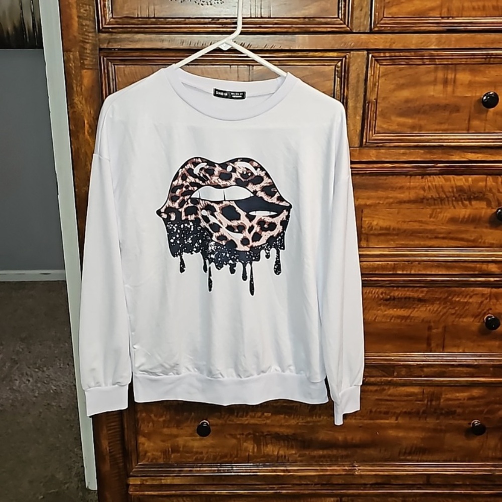 SHEIN White Long Sleeve with Leopard Print Accent Size Small